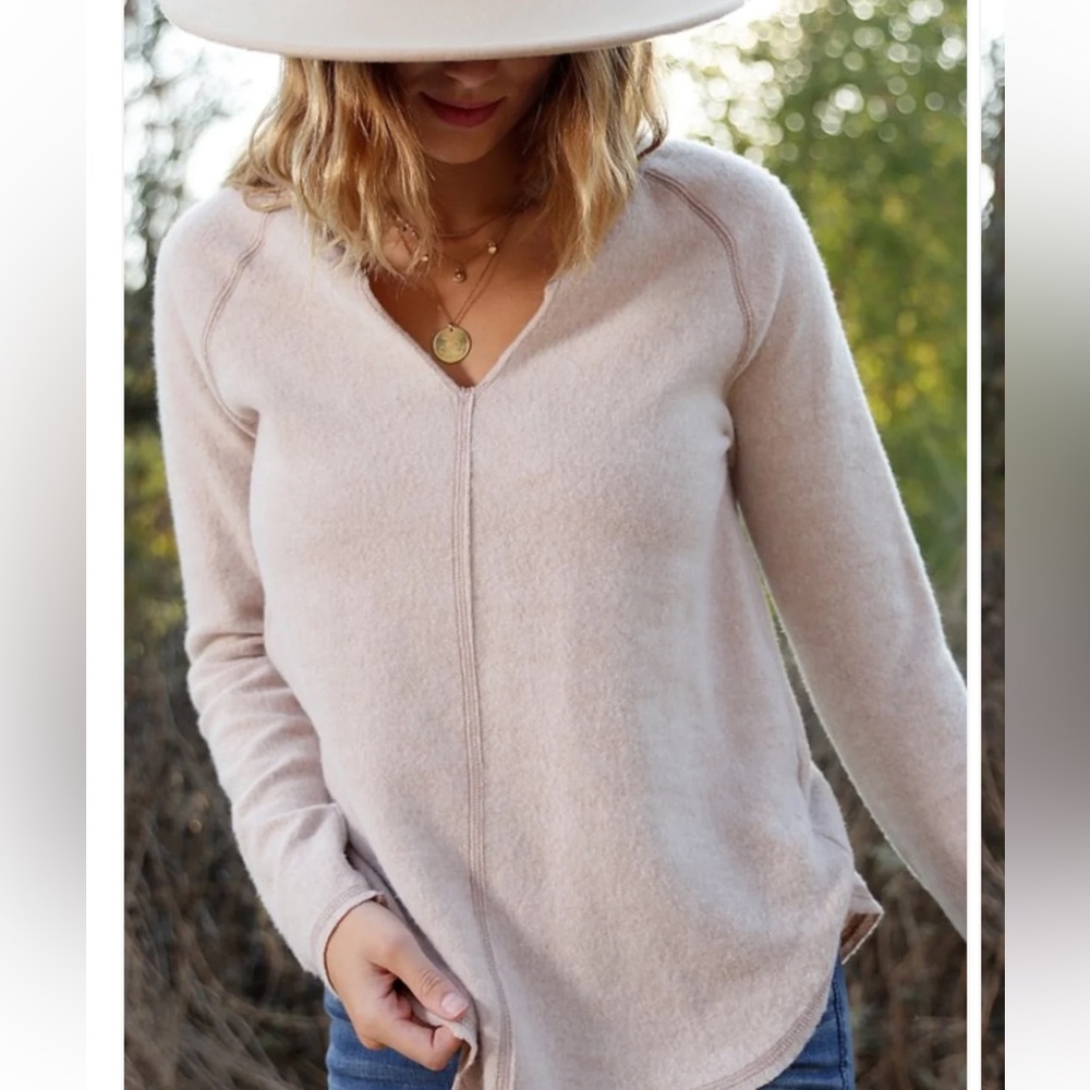 Socialite tan & cream raglan fleece inside out sweater Size XS